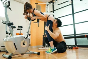 Xin ông xã đi tập gym, vợ địt nhau với anh pt